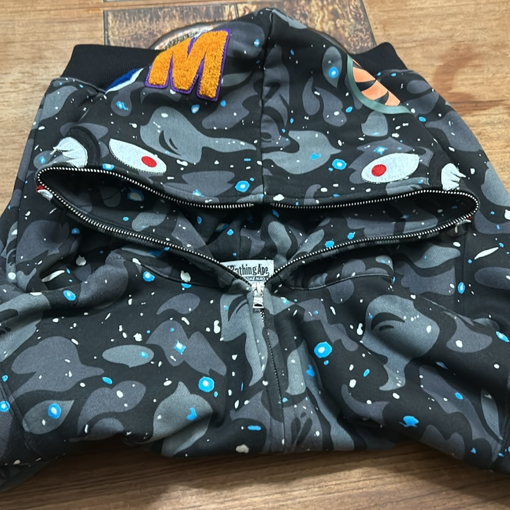 Glow in the dark sweat shirt - Picture 3 of 6